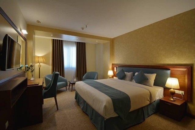 Shirazis Hotel