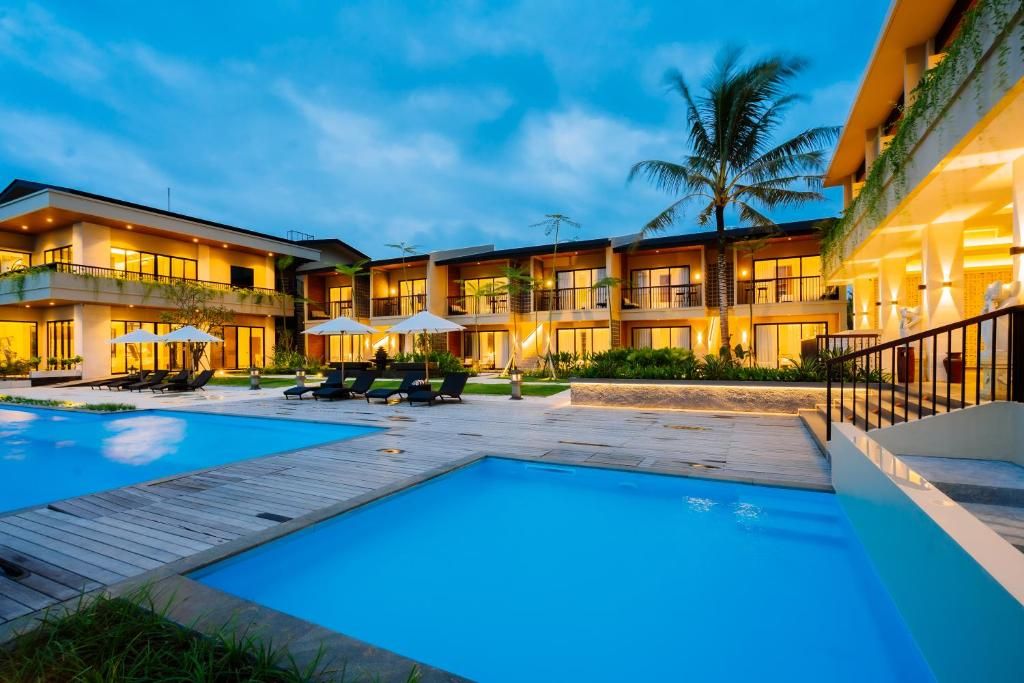Big Dragon Villas