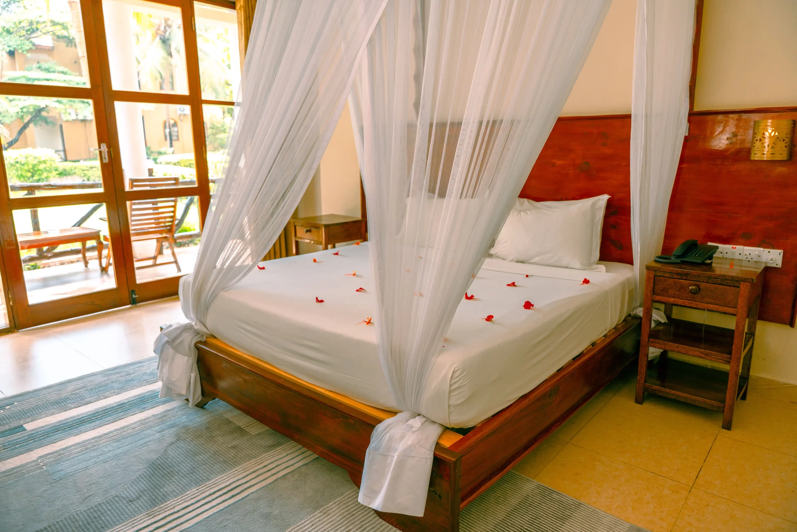 Sunset Kendwa – Beach rooms